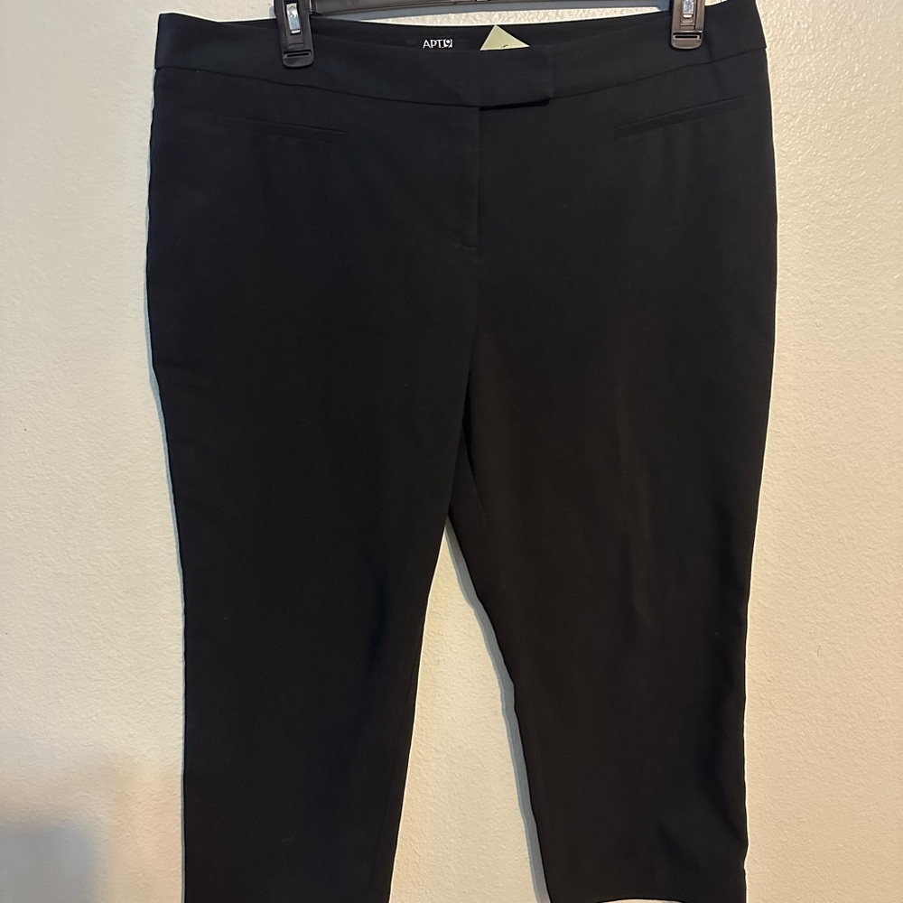 Apt. 9 Black Capris Sleek and Professional